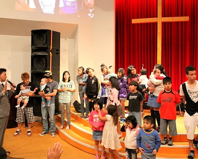 Dia das Crianças No Domingo, 6 de Maio, tivemos um tempo de oração por nossas crianças, ao celebrar-se no Japão no dia 5, o “Dia das...