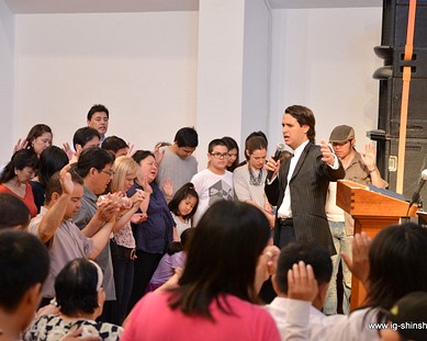 Ministração do Espírito Santo - Pr. Joe Ferreyra Dos dias 28 a 30 de Junho, o pastor Joe Ferreyra, esteve em nossa igreja trazendo uma poderosa ministração do Espírito...