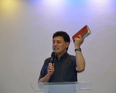 Viagem missionário dol Pr. Fernando na Espanha O pastor Fernando juntamente com o pastor Jun Takimoto, estiveram na Espanha para ministrar um “Seminário de Guerra...